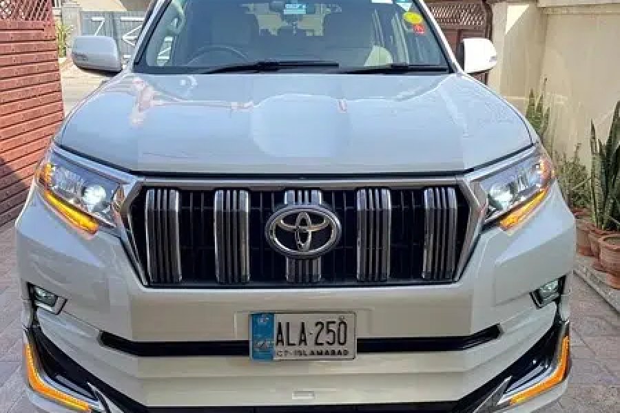 Toyota Land Cruiser TX Cantt, Sialkot