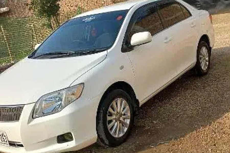 toyota corolla axio 2007 import 2012 white colour screchless body G-11, Islamabad