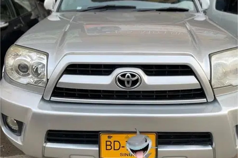 ٹویوٹا سرف 2005 ماڈل اور 2007 رجسٹریشن یونیورسٹی روڈ، کراچی