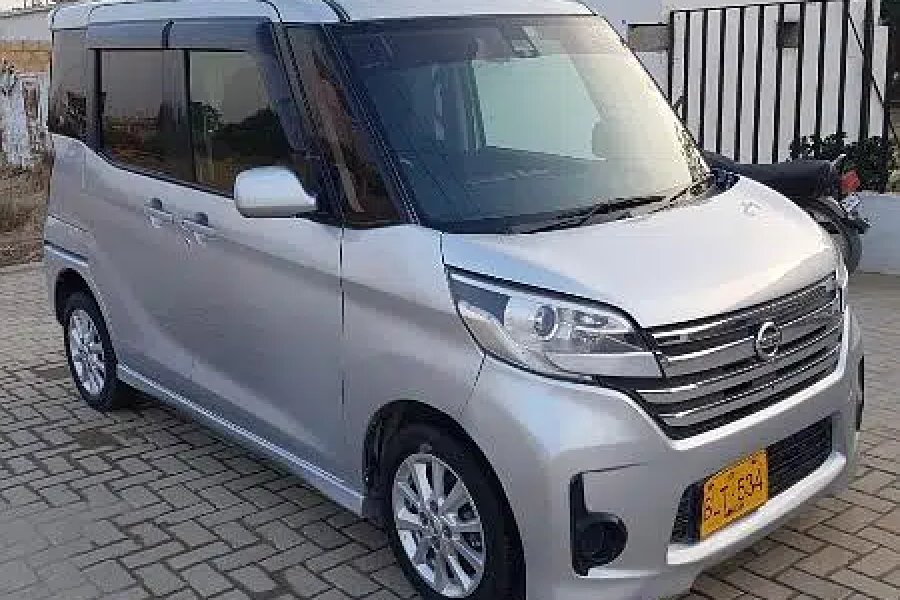 نسان روکس ہائی وے اسٹار 2014/2018 ایئرپورٹ، کراچی