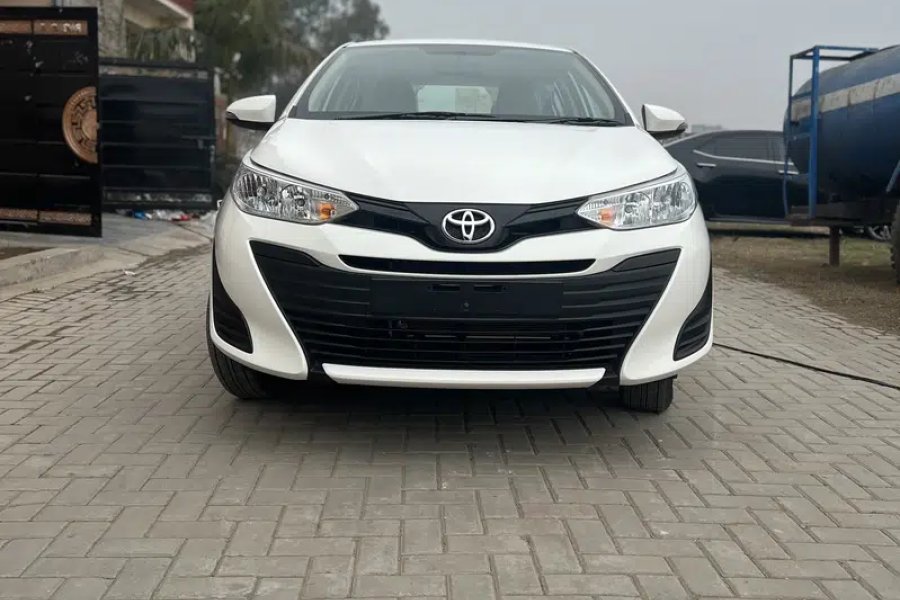 Toyota Yaris Gli Brand New Cantt, Sialkot