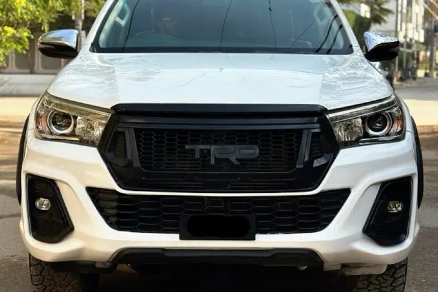 Toyota Revo 2018 Aisha Manzil, Karachi