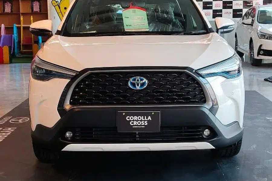 ٹویوٹا کرولا کراس ایئرپورٹ روڈ، لاہور