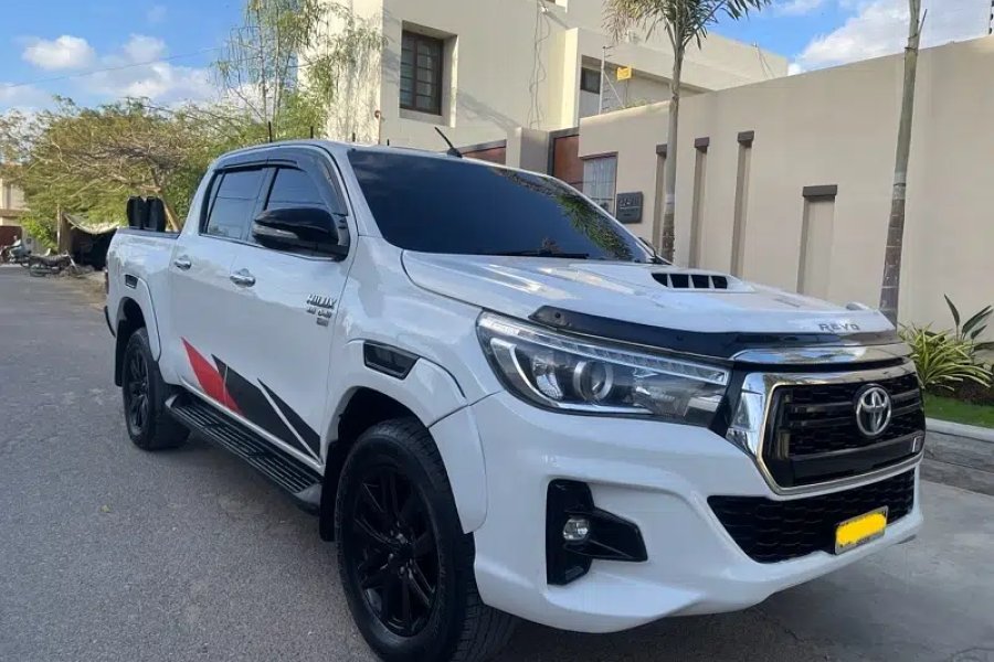 Toyota Hilux Revo 2017 V Fully loaded Brand New Original Condition GR DHA Phase 2, Karachi
