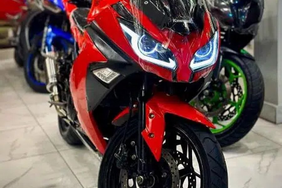 کاواساکی ننجا 400cc ڈبل سلنڈر ہیوی بائیک ریپلیکا ایئرپورٹ، کراچی