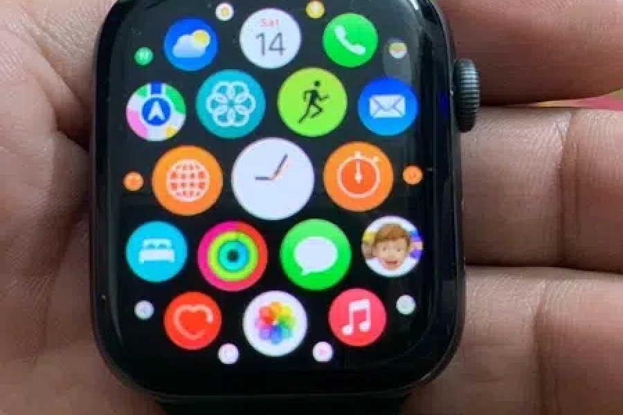 ایپل واچ سیریز 4 (44 ملی میٹر) نیوی ہاؤسنگ اسکیم کارساز، کراچی