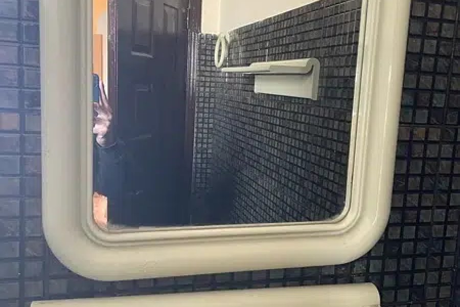 باتھ روم کا آئینہ اور لوازمات ڈی ایچ اے 11 رہبر فیز 1، لاہور