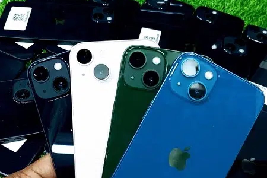 Iphone 13 128gb under Under Apple warranty JV locked Non Pta Waterpack DHA Defence, Karachi