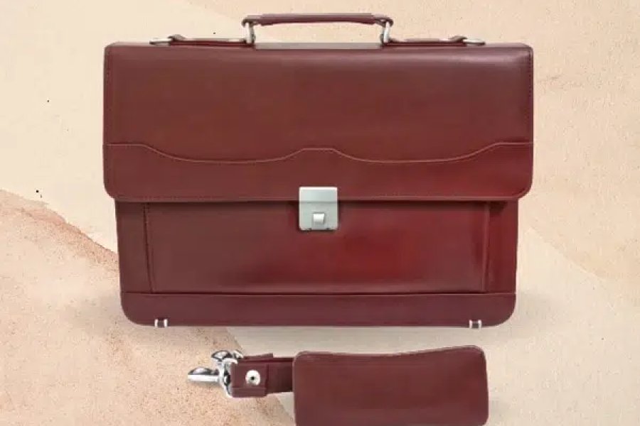 امپورٹڈ لیدر آفس بیگ | لیپ ٹاپ سائڈ بیگ | ہینڈ بیگ جوہر ٹاؤن، لاہور