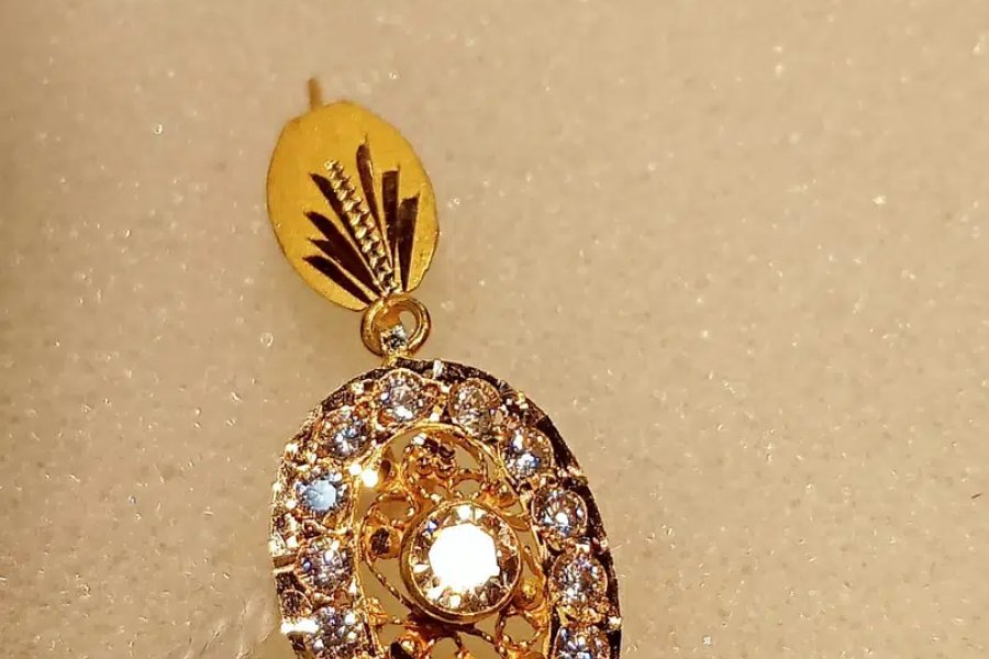 کراچی صدر ٹاؤن، کراچی میں تمام سونے اور چاندی/سونے کے سیٹ دستیاب ہیں۔