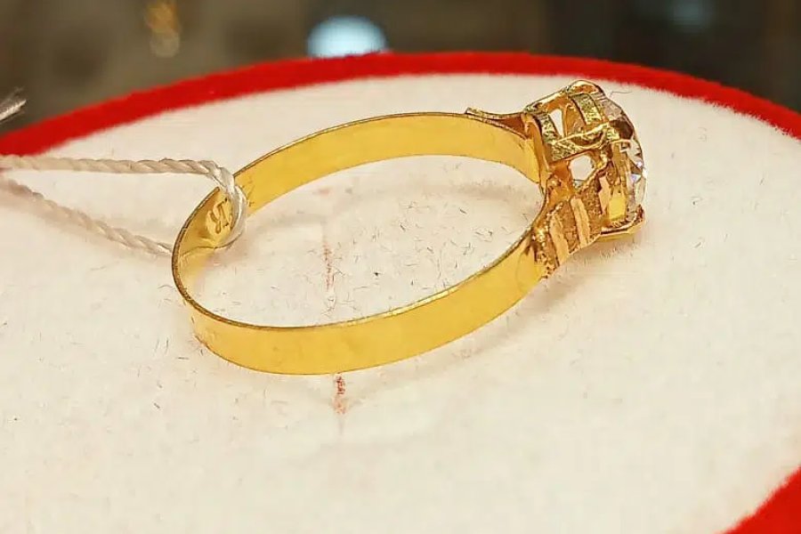 مردوں کی سونے کی انگوٹھی / لڑکیوں کے لیے سونے کی انگوٹھی / سفید سونے کی انگوٹھی / سفید سونے کی انگوٹھی شاہ فیصل ٹاؤن کراچی