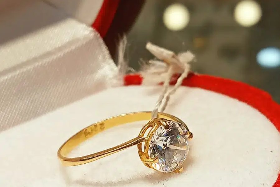 خواتین کی سونے کی انگوٹھی / زیورات سونے کے اوپر / سونے کے زیورات برائے فروخت بلدیہ ٹاؤن، کراچی