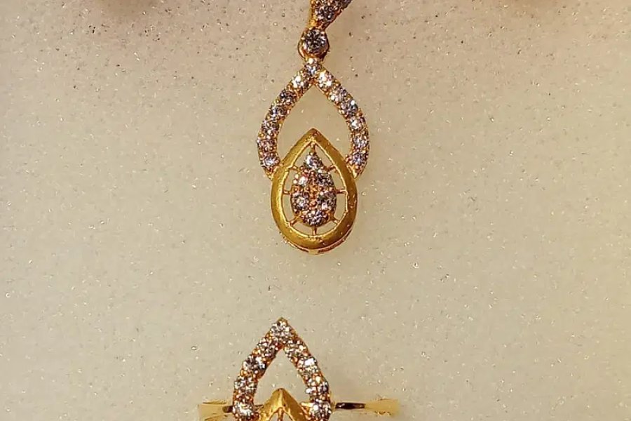 gold locket / gold chain for women /gold jewelry for sale in lahore Model Town, Lahore