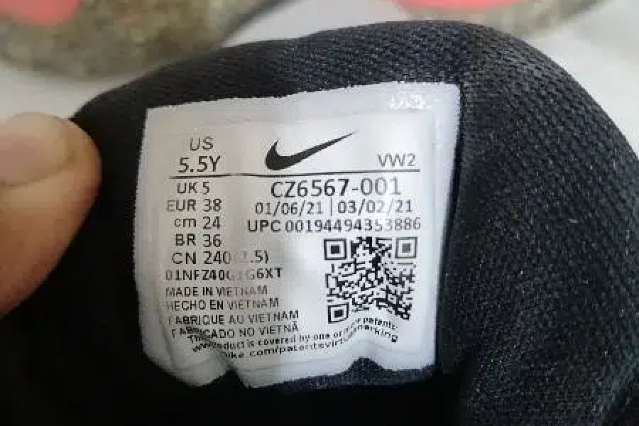 Nike Kyrie Flytrap 3 Basketball shoes Dilkusha Gardens, Lahore