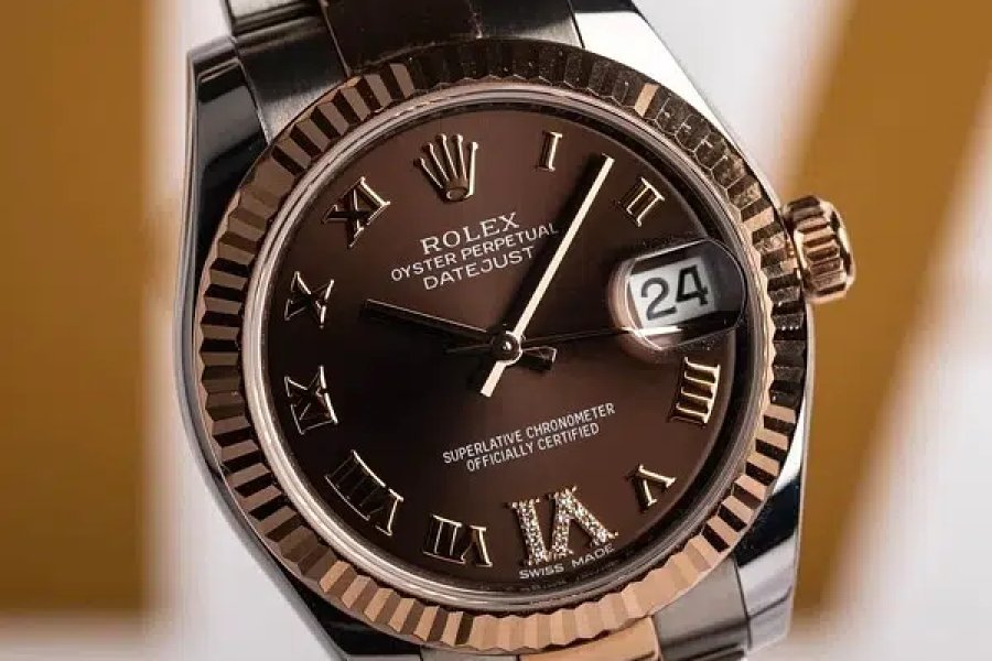 رولیکس ڈیلر یہاں ہم کرٹئیر اومیگا راڈو تمام اصلی گھڑیاں ڈی ایچ اے فیز 4، لاہور ڈیل کرتے ہیں۔