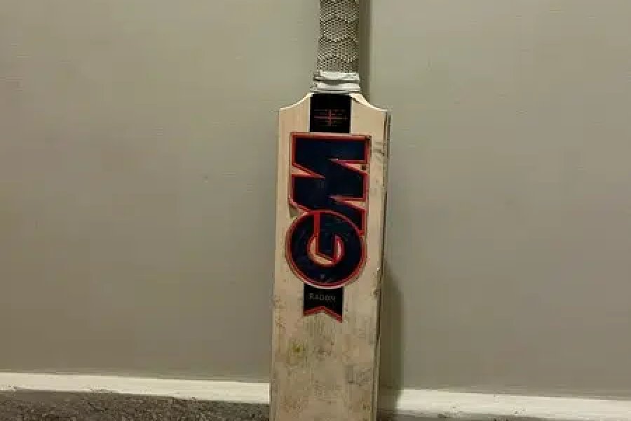 GM RADON ALL WEATHER ORIGINAL BAT ENGLISH WILLOW Amir Khusro, Karachi