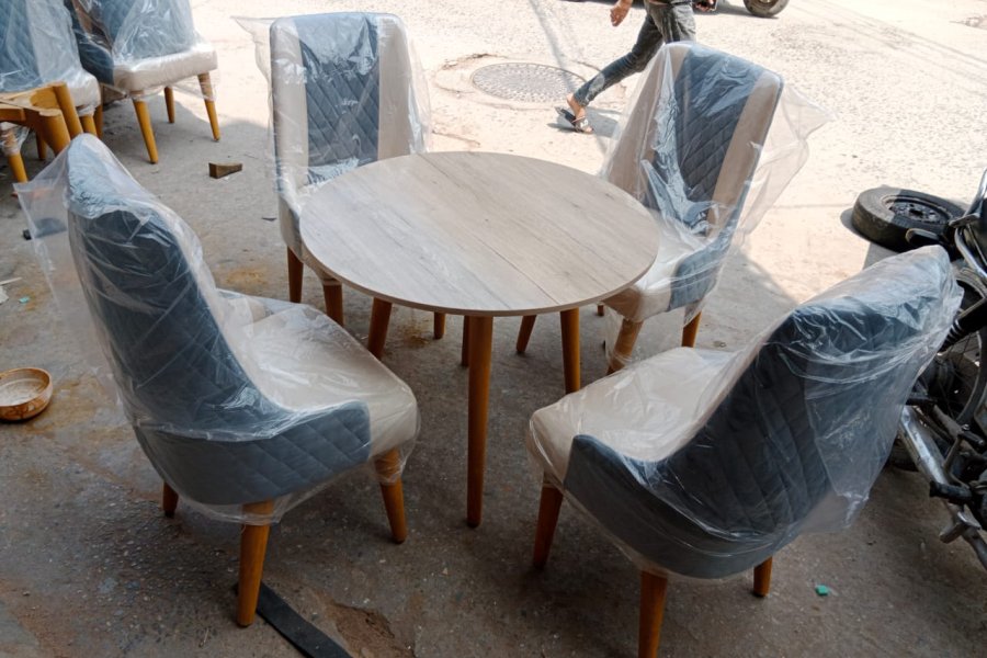 Classic Round Table with Decent Wooden Chairs
