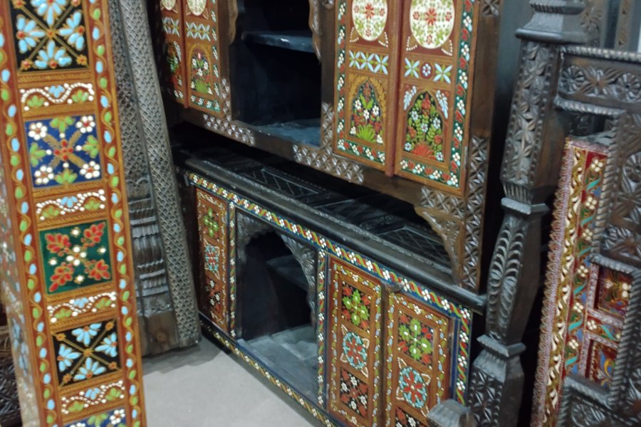 WOODEN LCD /TV DISPLAY RACK PER PIECE 60000/-