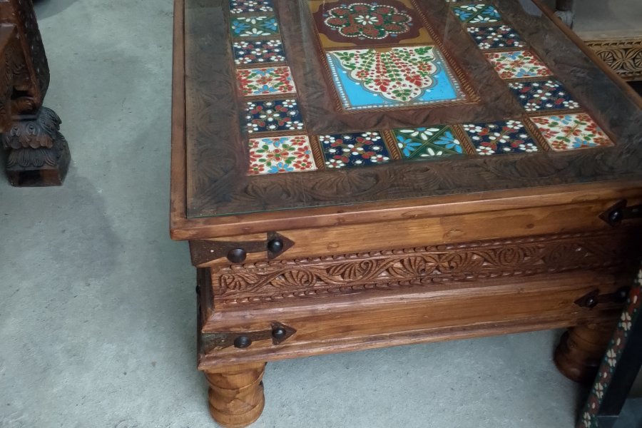 لونگ روم/ٹی وی لاؤنج کے لیے لکڑی کا سینٹر ٹیبل