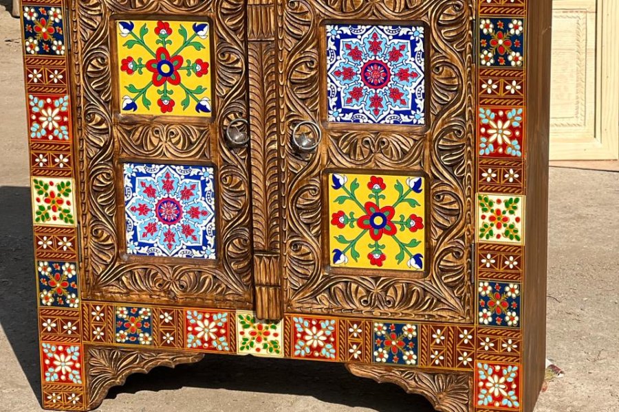 HandCrafted Wooden Almirah with 2 Racks