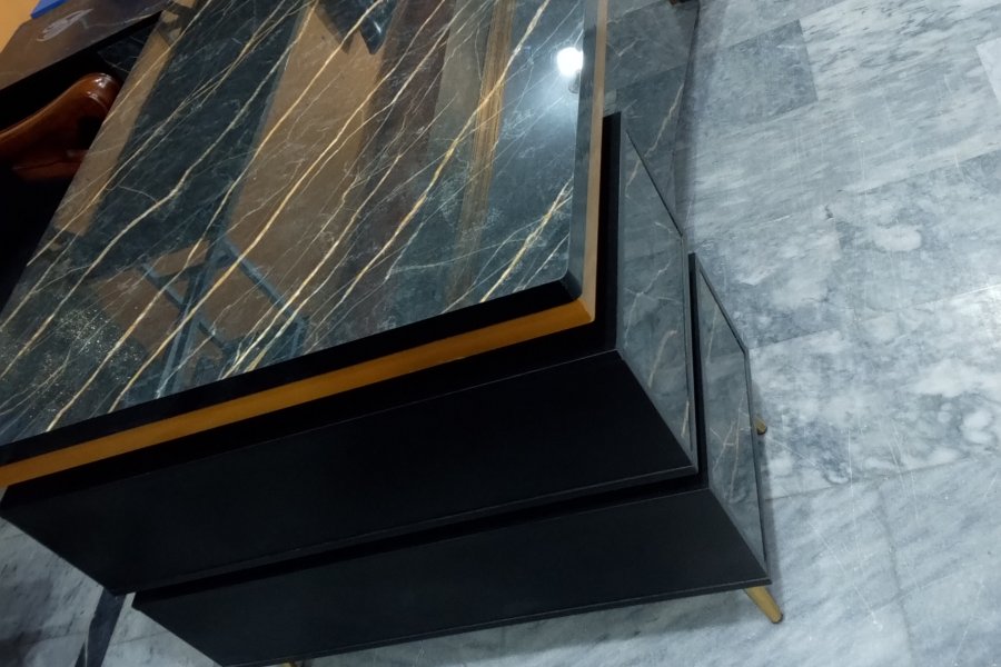 ایگزیکٹو کلاس آفس ٹیبل بغیر کرسیوں کے