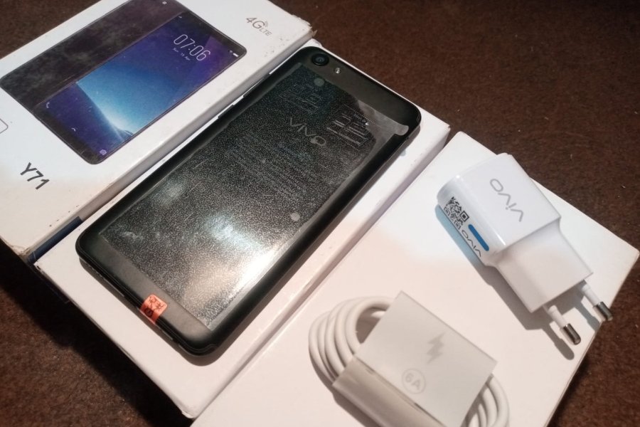 Vivo Y71 Rs. 13000