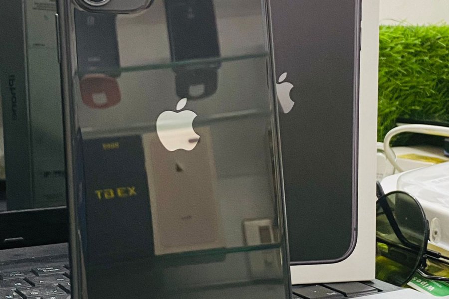 I Phone 11 ( used) 93% Battery health