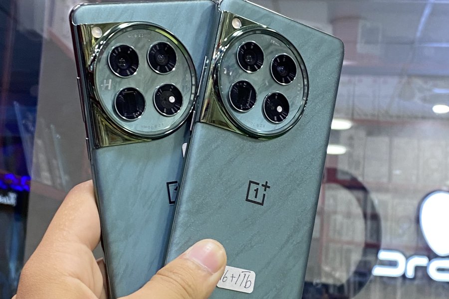 One Plus 12 ( 16 GB/ 1TB)