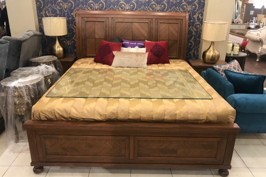 Bed with Dressing Table and  2 Side Tables