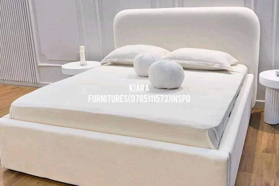 لکڑی کا بستر سفید رنگ