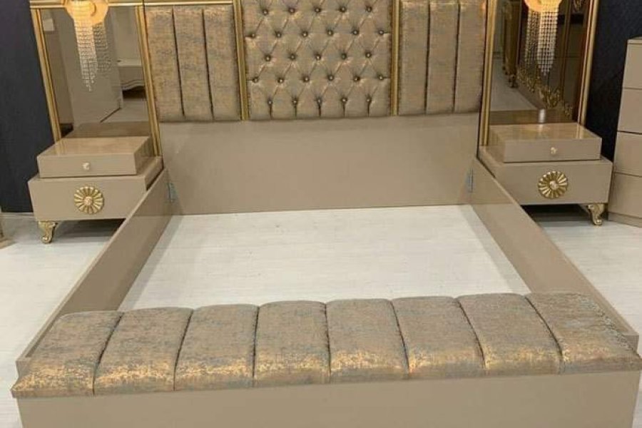 2 سائیڈ ٹیبل کے ساتھ لکڑی کا بستر (آئینے کا ڈیزائن والا)