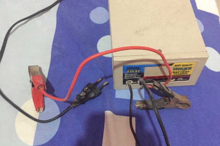 12 watt battery charger 10Amp