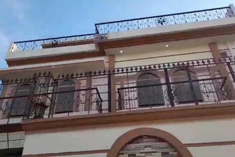 8 مرلہ مکان/رہائشی پراپرٹی برائے فروخت میں گجرات (غلام قادر روڈ، کالرہ)