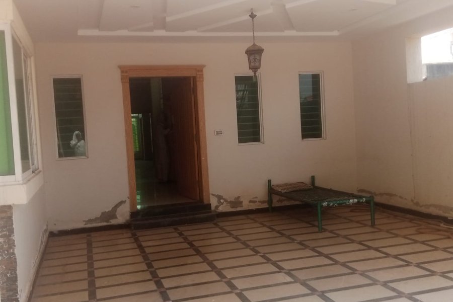 بنی گالہ اسلام آباد میں گراؤنڈ پورشن کرایہ پر دستیاب ہے۔