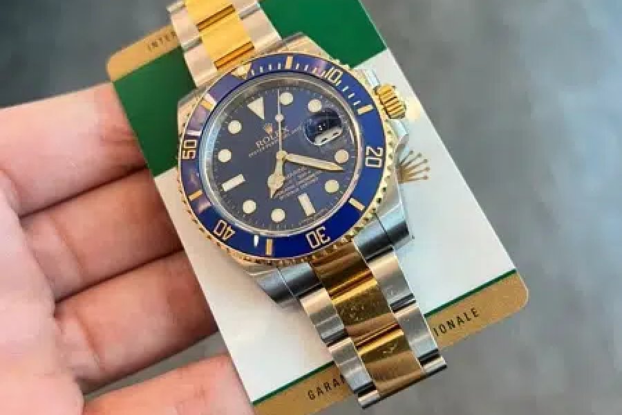 ہم نئی استعمال شدہ ونٹیج سونے کی گھڑیاں خریدتے ہیں جو ہم رولیکس اومیگا کرٹئیر پی پی ڈیل کرتے ہیں۔