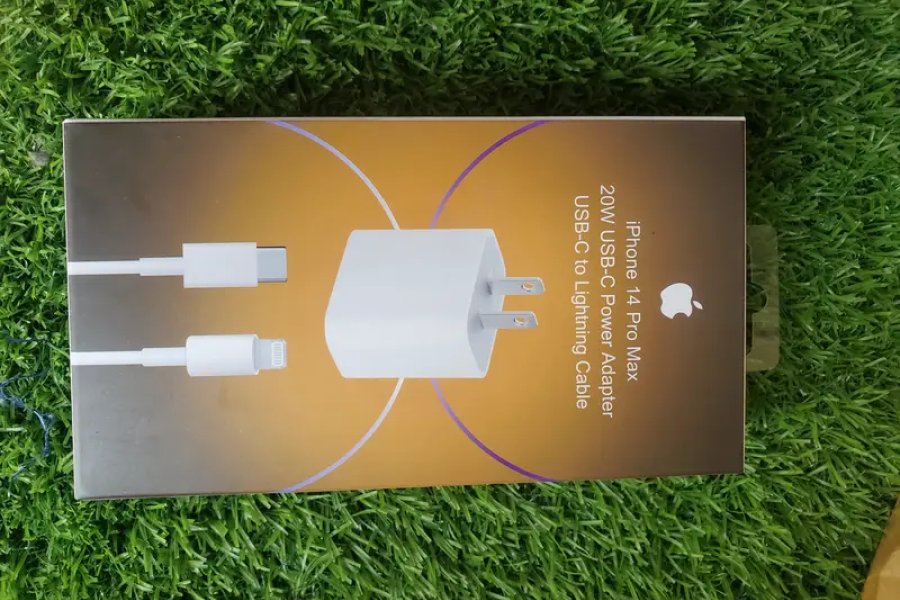 iPhone 14 Pro Max Charger