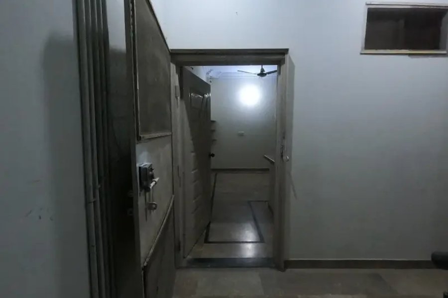 Prime Location 650 Square Feet Flat In Scheme 33 Of Karachi Is Available For sale