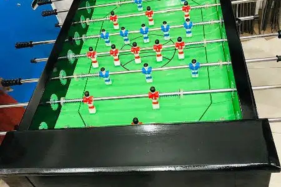 لکڑی کا ہاتھ فٹ بال ٹیبل گٹ بداو فوس بال گیم انڈور پھرکی گڑی
