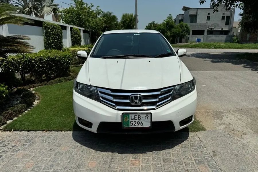 Honda City IVTEC 2017 model white genuine condition