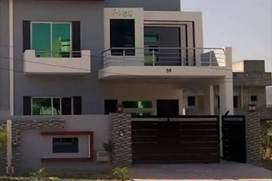 30*70 خوبصورت مکان برائے فروخت۔ جدید ڈیزائن، استعمال شدہ حالت۔