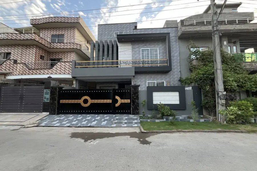 10 MARLA BEAUTIFUL DOUBLE STORY HOUSE FOR SALE IN WAPDA TOWN PHASE 2 AT HOT LOCATION