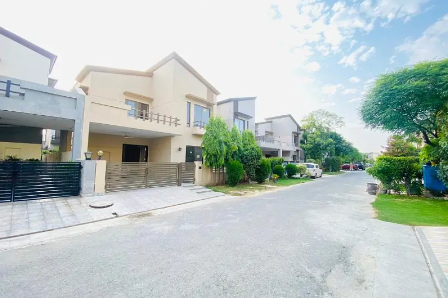 Double Story 4 Bed 10 Marla with (Servant Quarter) House For Sale Divine Garden