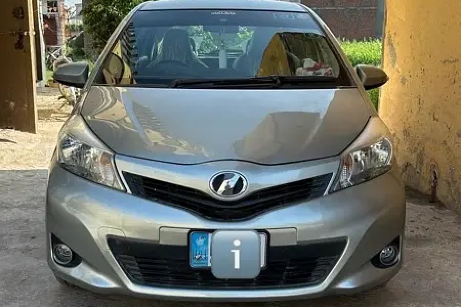 Toyota Vitz 2011