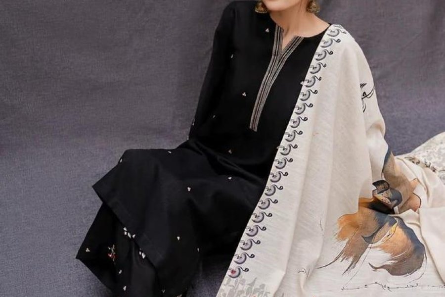 3 piece Lawn Suit Embroidered Pattern, Neck , Daman along with Digital Print Dupatta