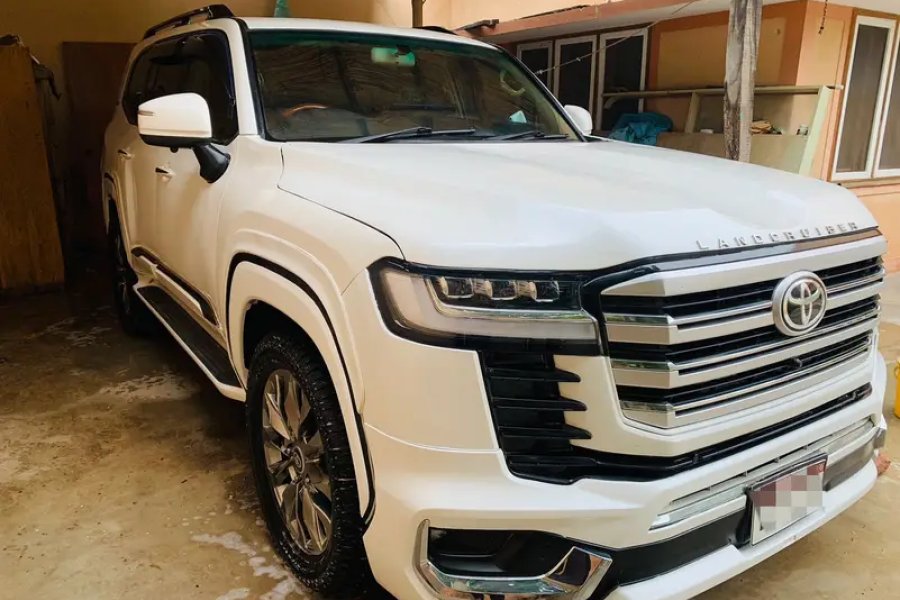 ٹویوٹا لینڈ کروزر LC 300 V8 VX Limited 4.2 D 1998