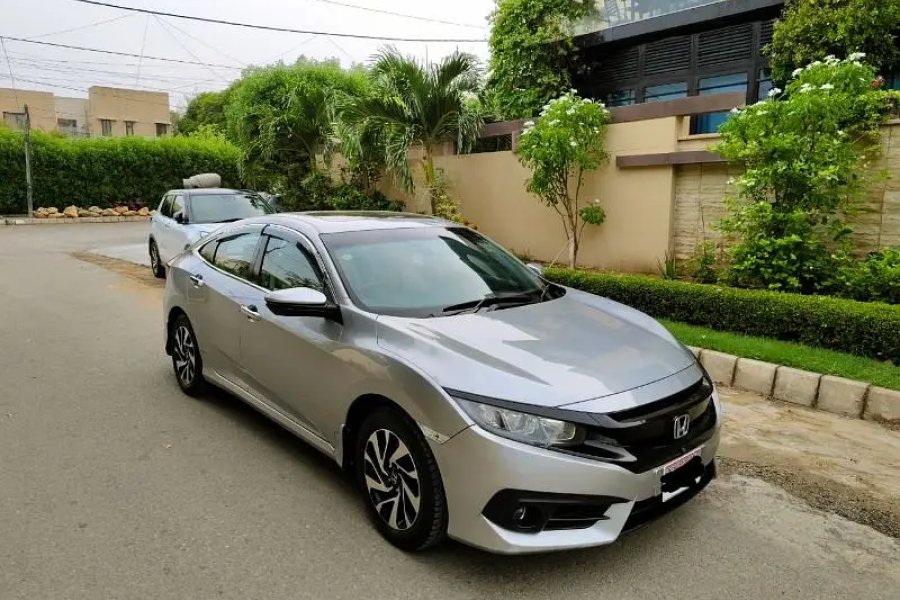 HONDA CIVIC RS TURBO 1.5cc ماڈل 2017 اوریجنل سلور میٹالک کلر۔