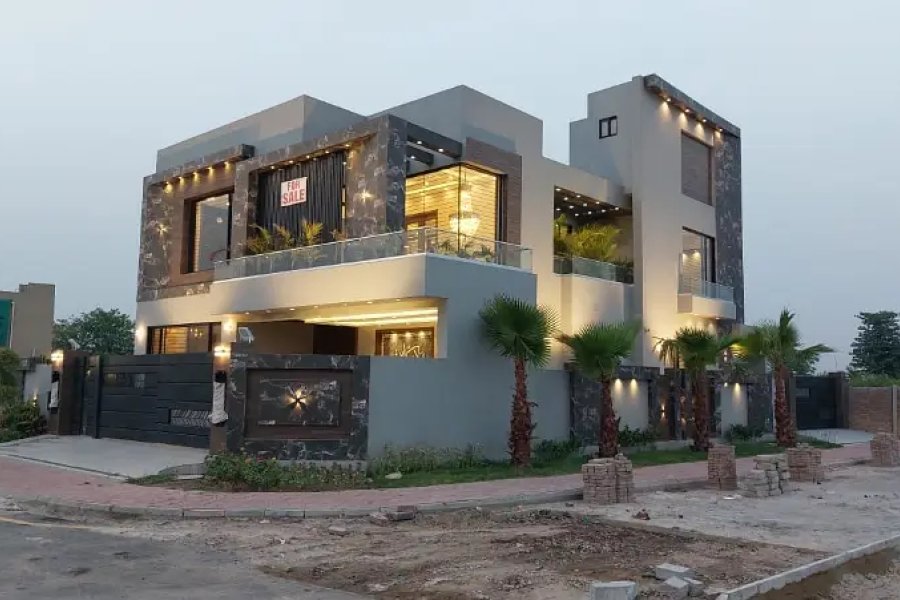 کارنر 10 مرلہ بالکل نیا لگژری مکان برائے فروخت