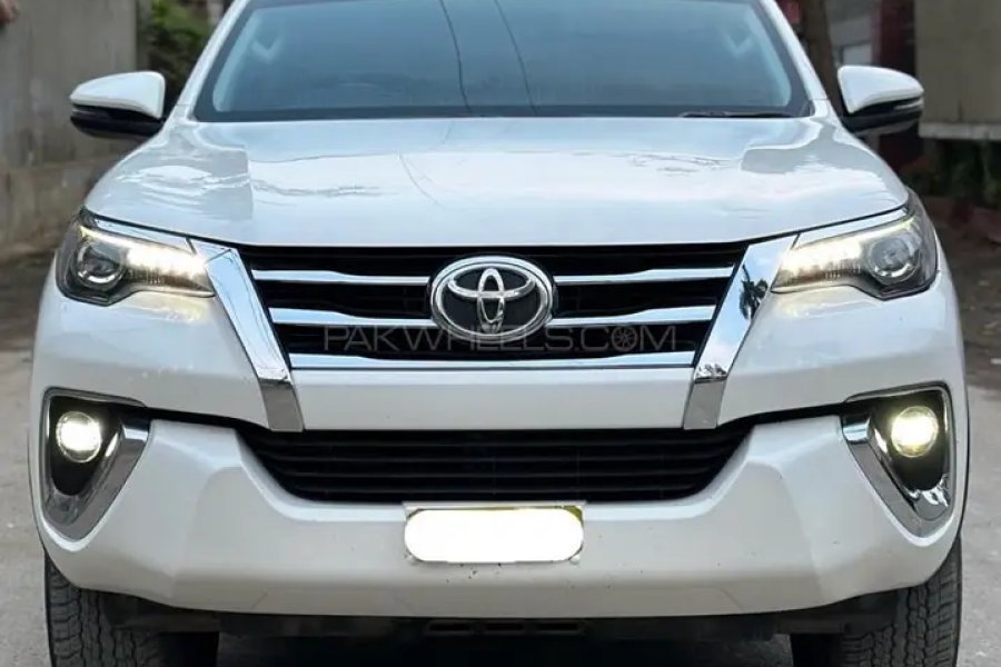 Toyota Fortuner V 2018 petrol