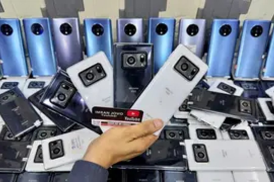 SHARP AQUOS R6 آفیشل پی ٹی اے نے منظوری دے دی۔