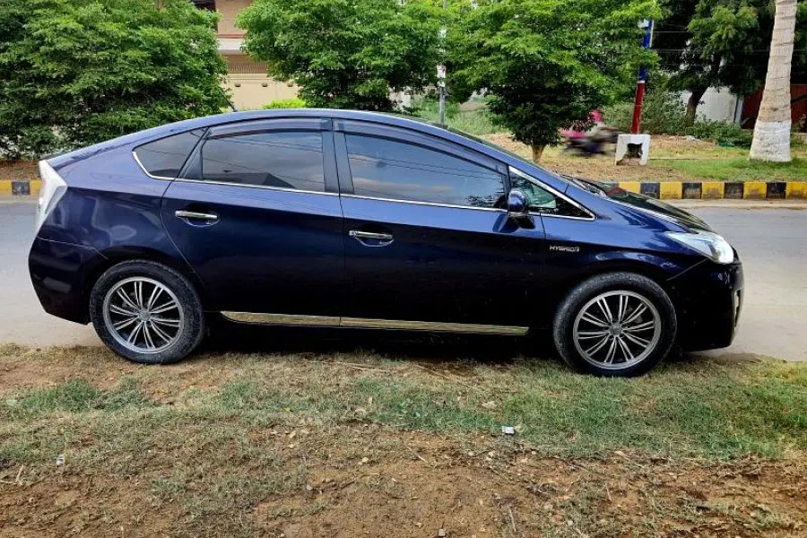 ٹویوٹا پرائس جی ٹورنگ سلیکشن لیدر 2011 ماڈل 2014 ریگ